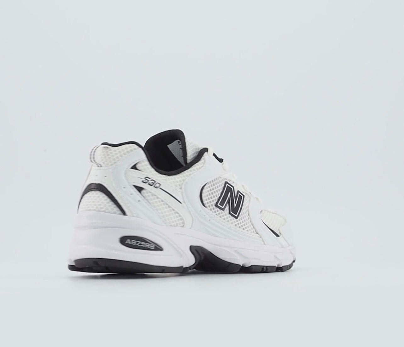 New Balance 530 blanco Negro